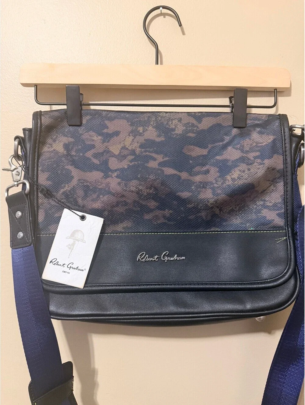 Robert Graham Cormac Navy Camo Crossbody Messenger Bag NWT MSRP $198